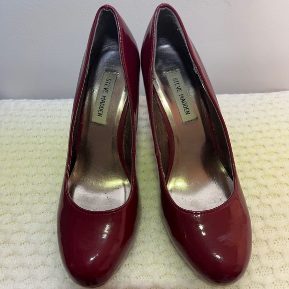Steve Madden Red Pumps - Picture 3 of 3